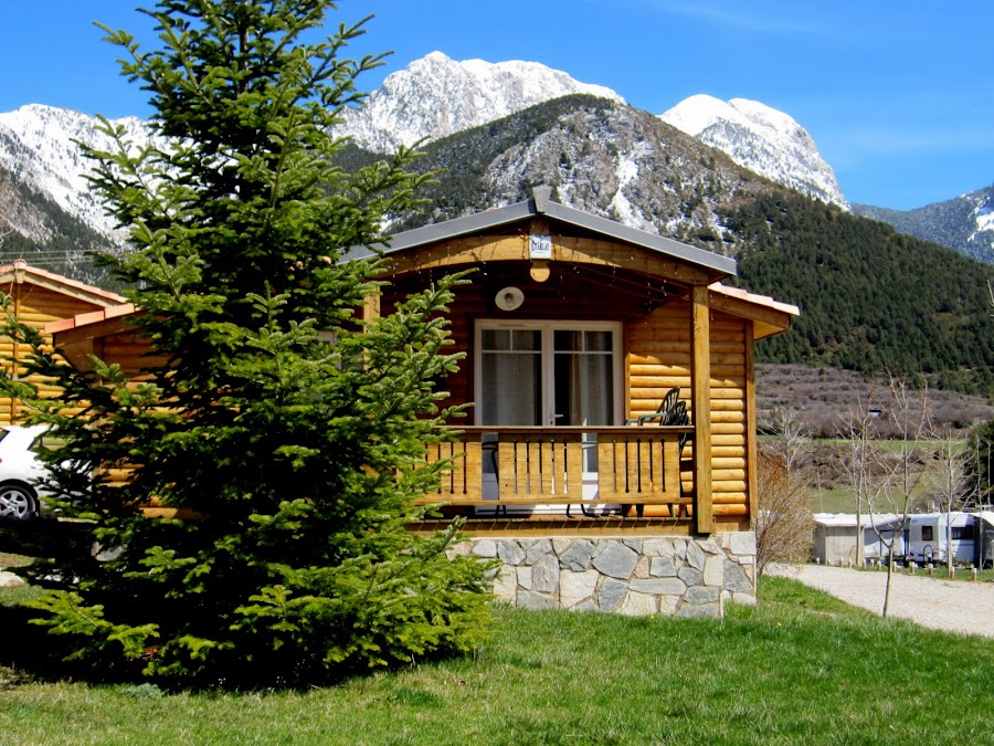 Cadí Vacances - Camping Pedraforca Bungalows & Spa