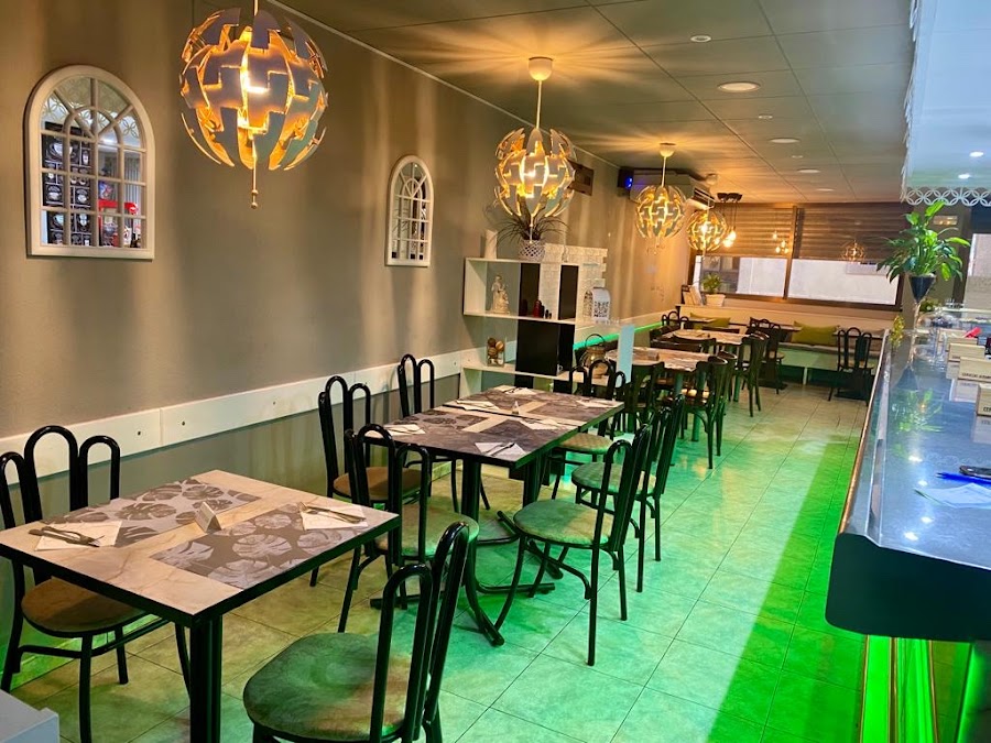 Cafeteria Restaurant L