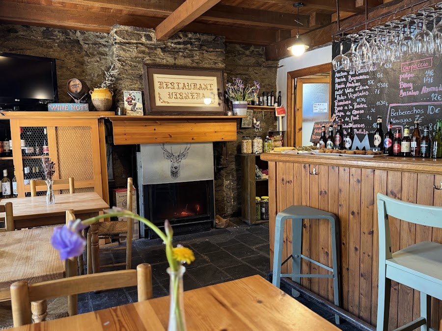 CASA UISHERA CASA RURAL BAR RESTAURANTE - Vilamòs