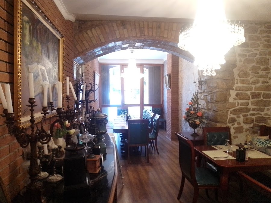 Les Vidrieres- restaurant de cocina tradicional catalana, Burger, Bocatas, menú diario y fin de semana en Tremp