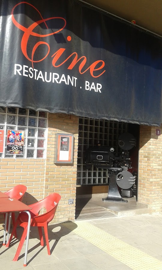 Restaurant - Vermutería Cine | Almenar