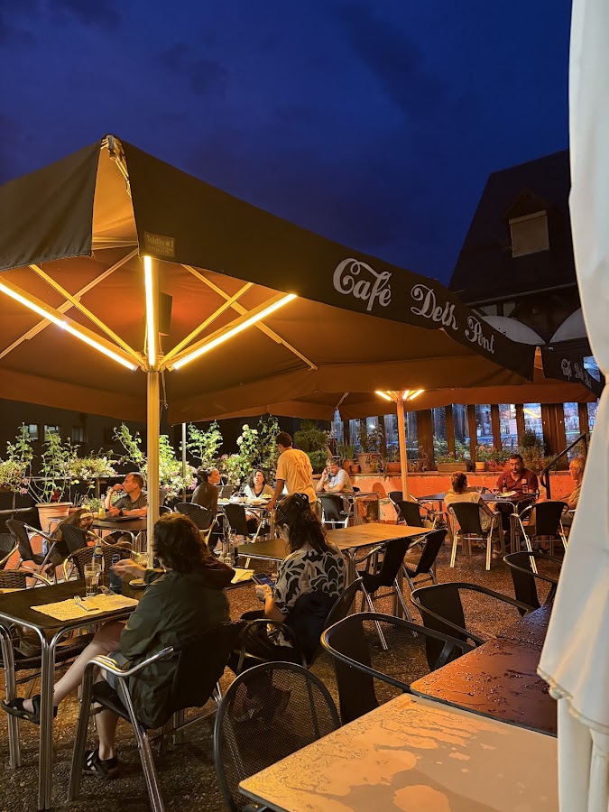 Restaurante Café Deht Pont