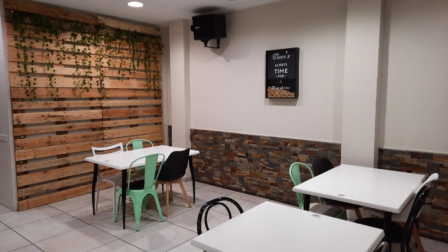 Tapas y Vinos - Tapes i Vins