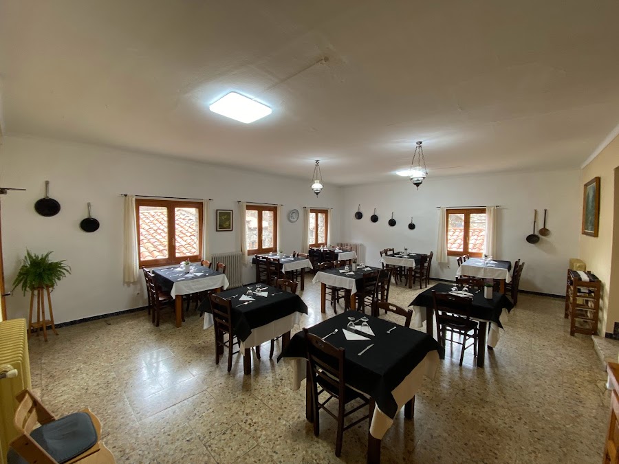 Hostal & Restaurant L´Esquella
