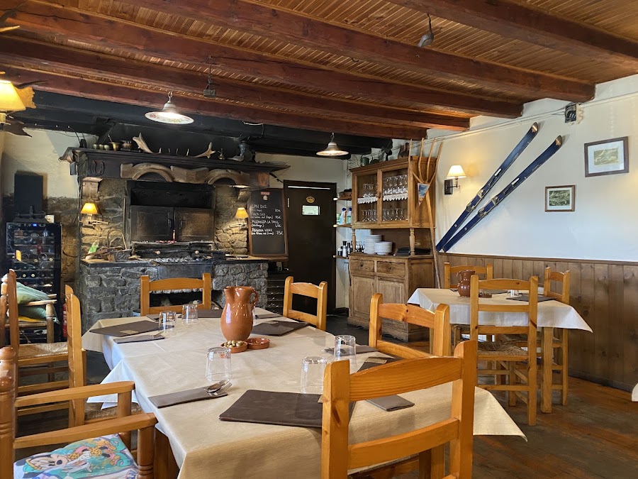 Les Ares Restaurant