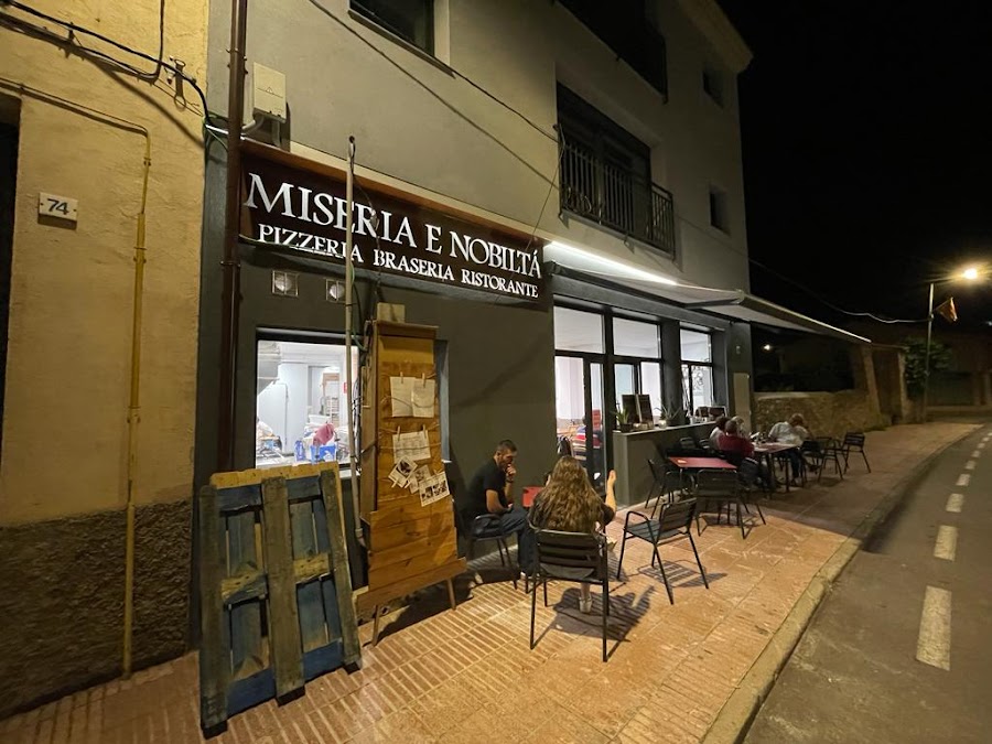Miseria E Nobiltá Oliana